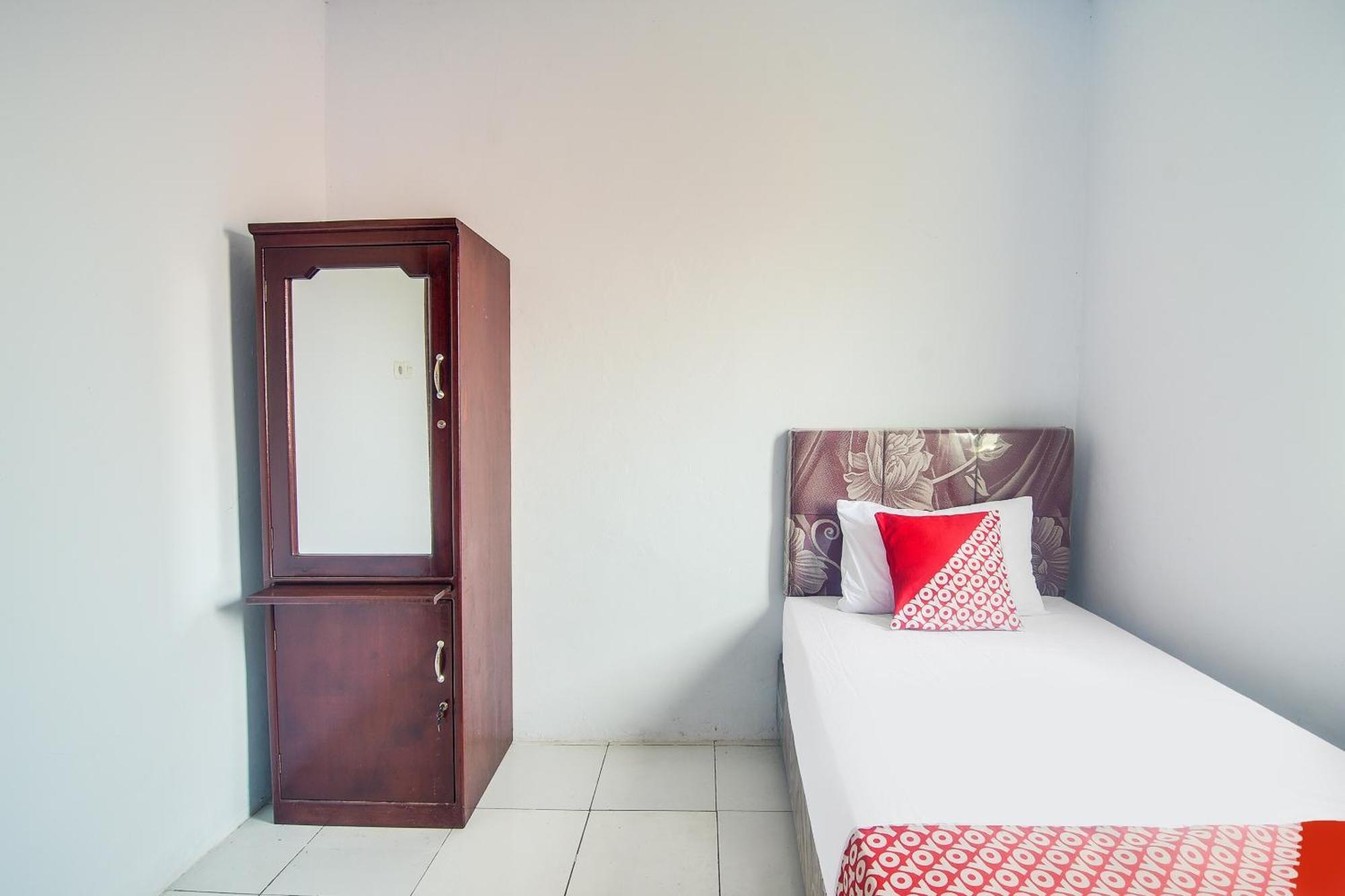 Spot On 92000 3m Kost Dan Hotel Manado