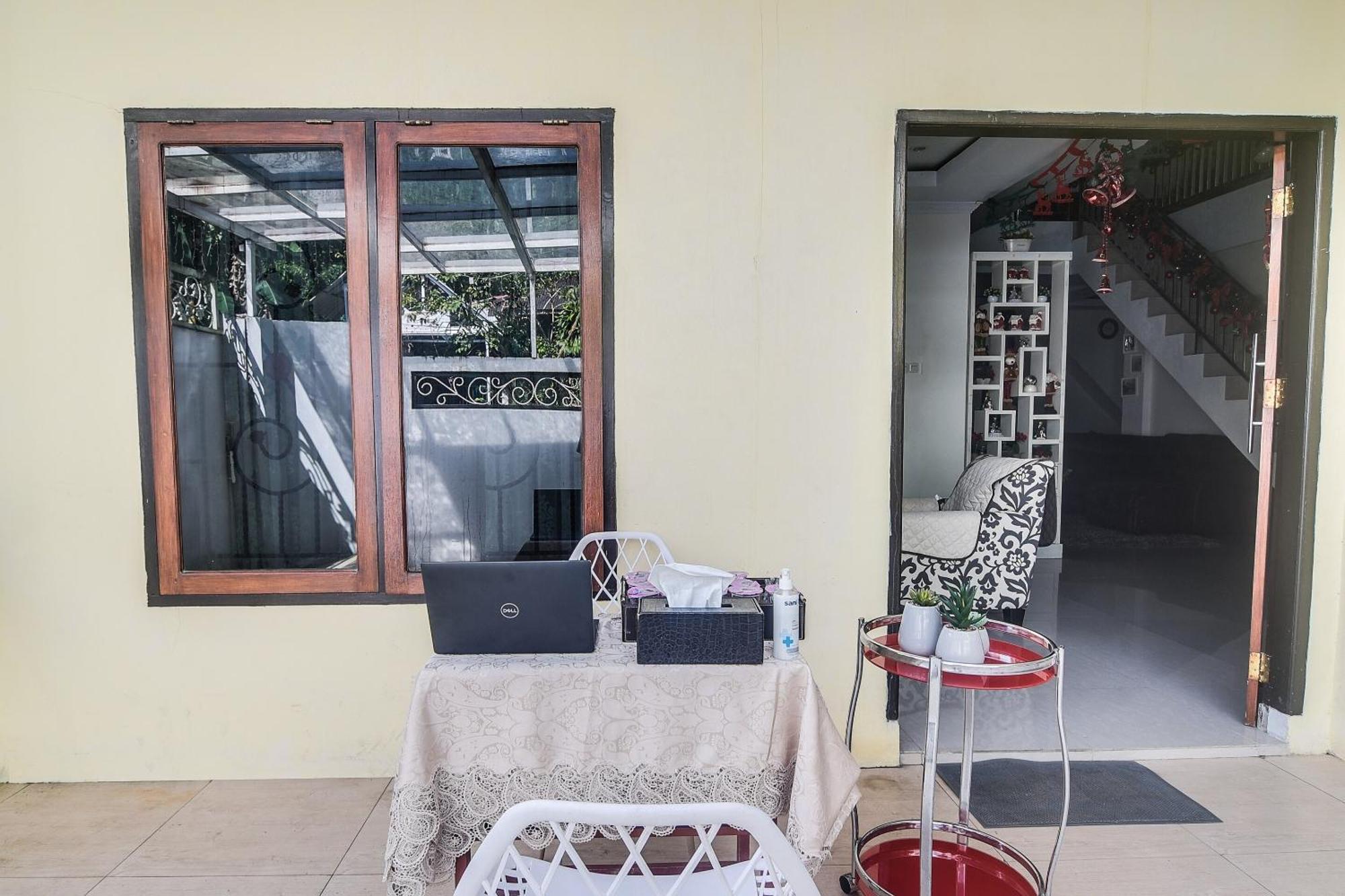 Spot On 92000 3m Kost Dan Hotel 2*